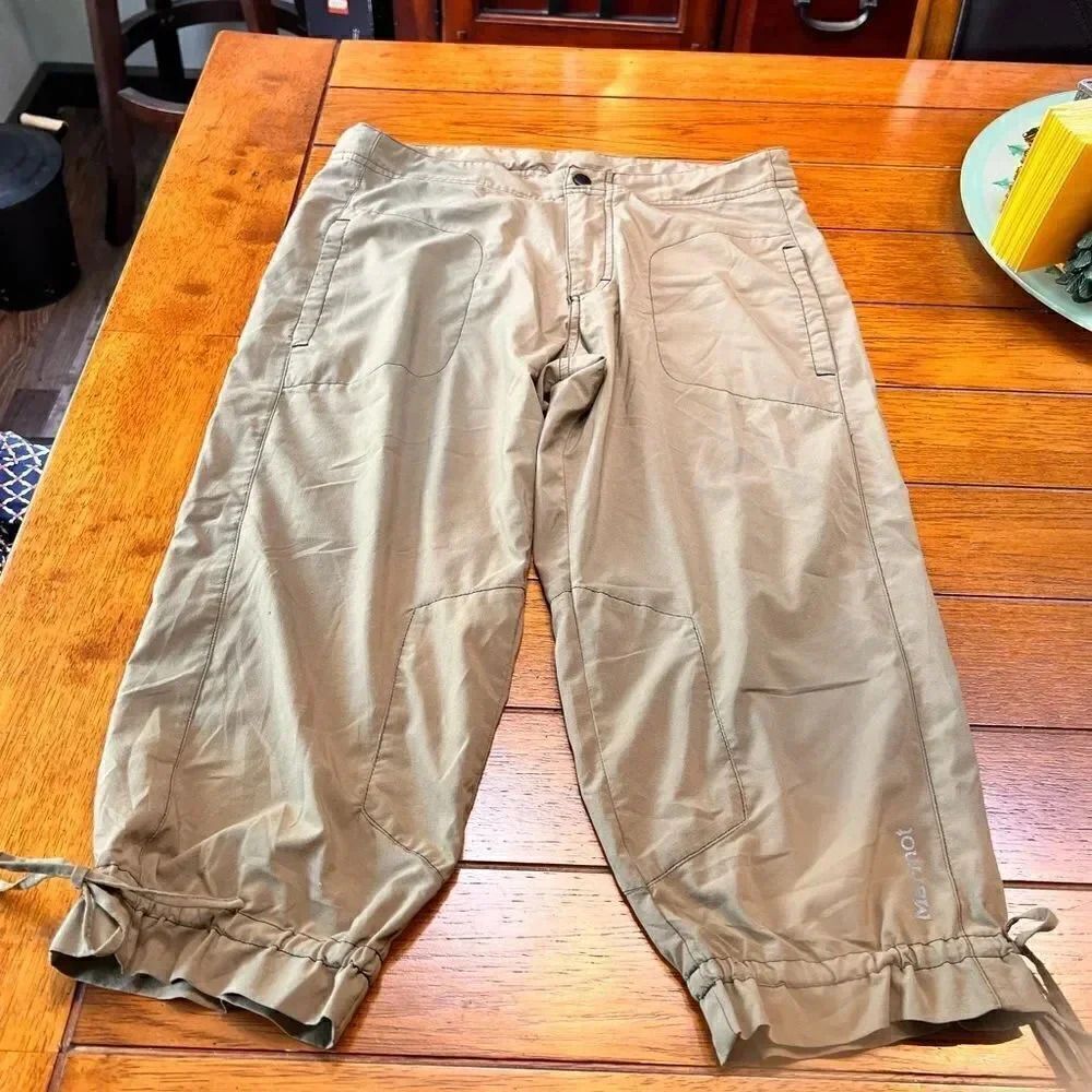 EUC Tan Marmot Cargo Walking Shorts Size Small #SUM6